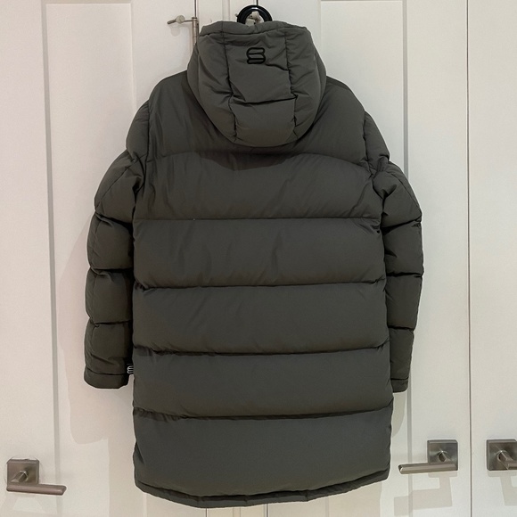 [SOLD] Aritzia The Super Puff Mid - Picture 5 of 7